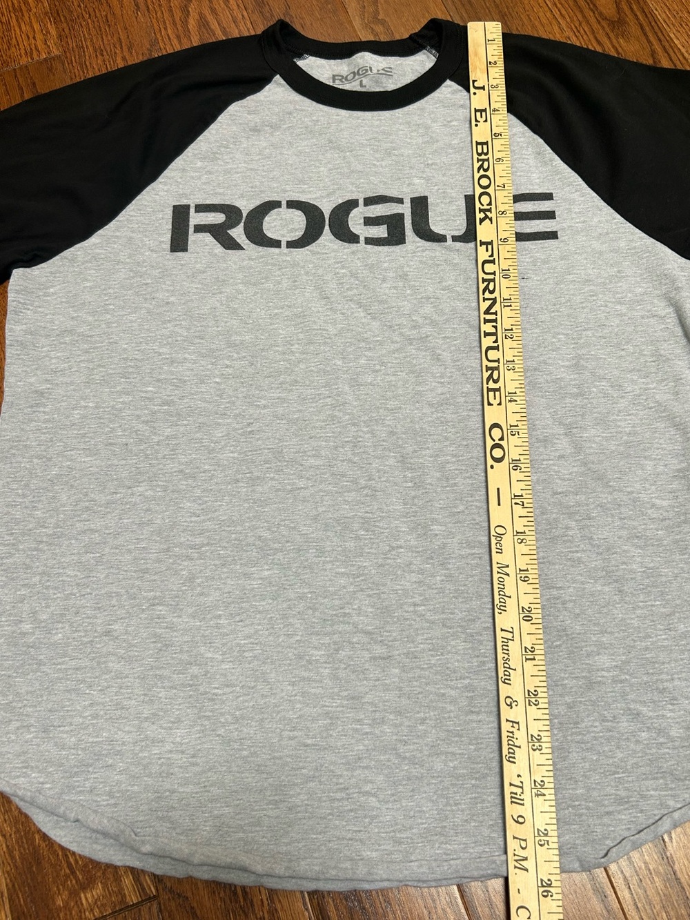 Rogue Fitness Men’s Gray & Black Raglan Logo T-Shirt Size Large - Picture 7 of 7